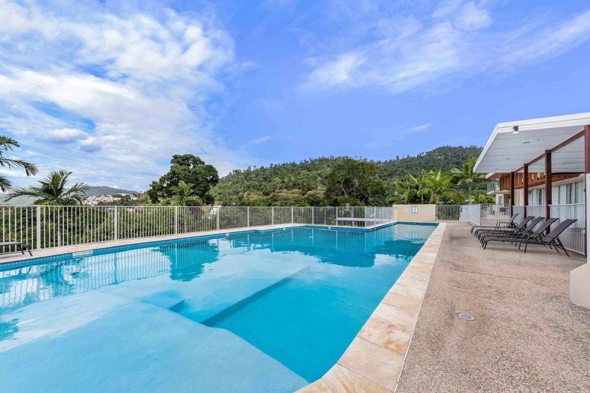 Airlie Summit Apartments Airlie Beach Dış mekan fotoğraf